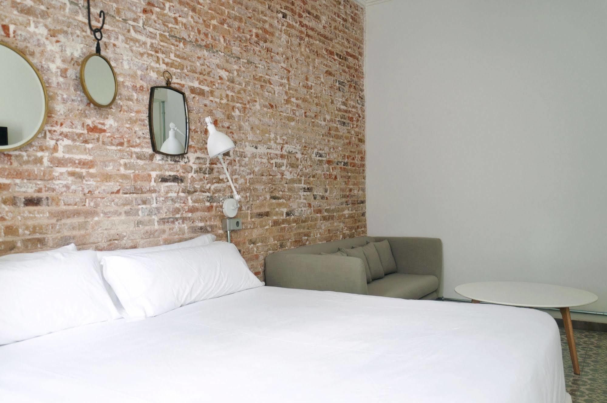 Cosmopolitan Boutique Rambla Hotel Barcelona Ngoại thất bức ảnh